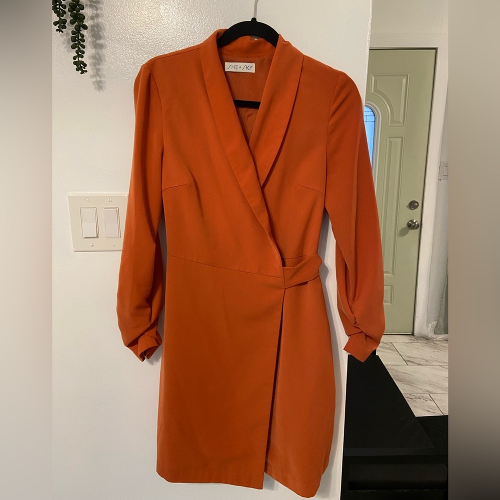 🌻3x$10 
Elegant Orange Wrap Dress